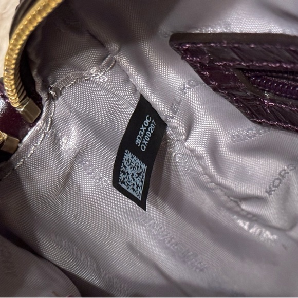 Michael Kors Ginny croc crossbody - Picture 11 of 13